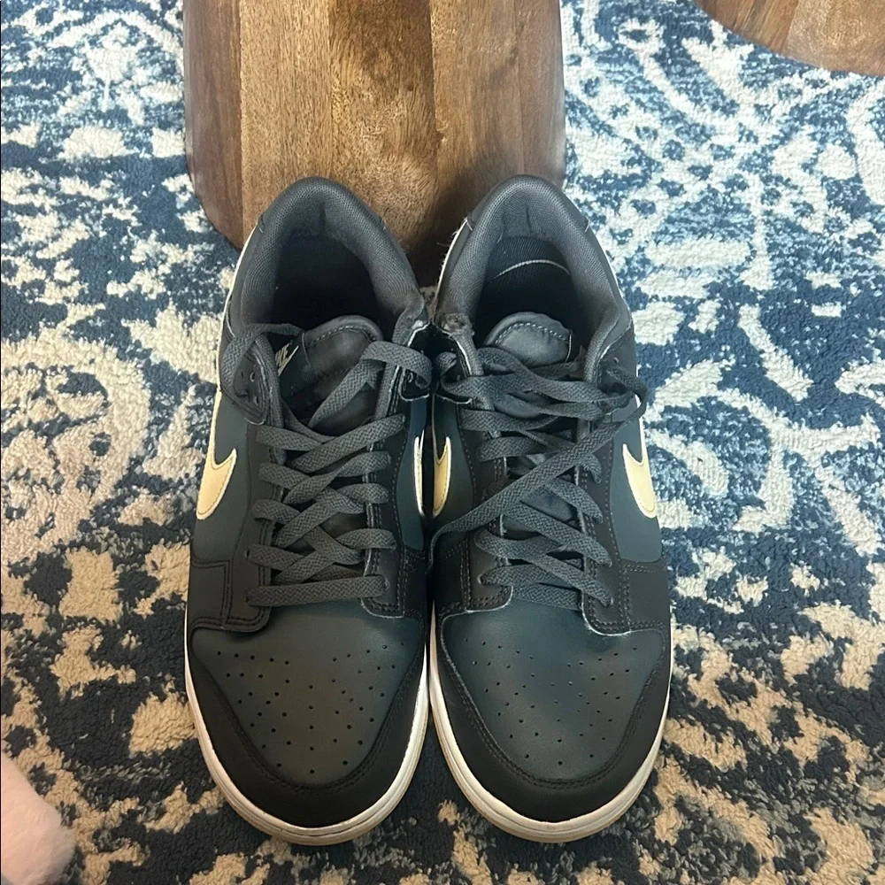 Nike Men's Black and Tan Sneakers - Picture 2 of 5